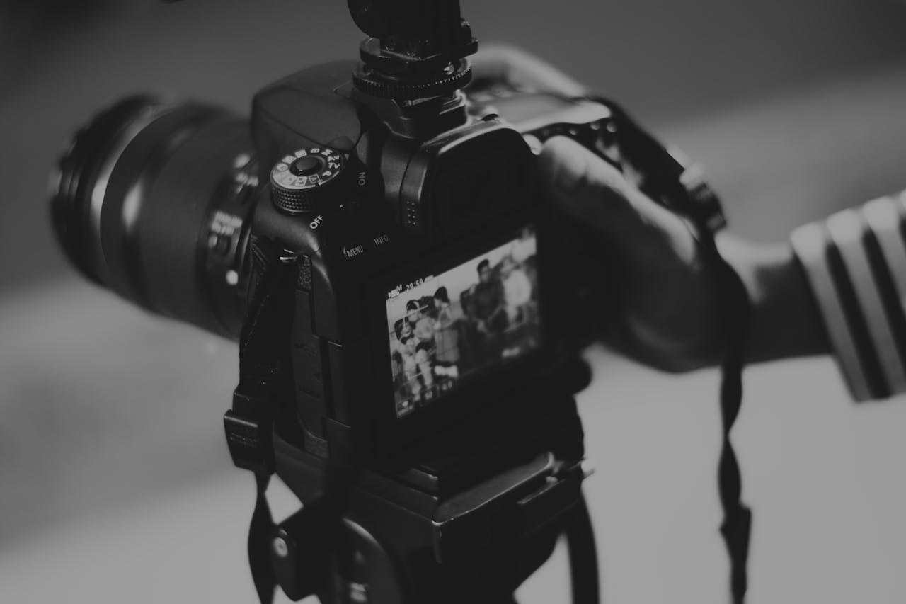 Kamera Foto schwarz weiß Fotografie zwischen Nostalgie und Innovation Der Charme klassischer Kameras